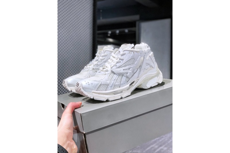 Balenciaga 21ss 7.0 Runner 1:1 (SP batch) Shoes: A Fusion of Innovation, Style, and Craftsmanship